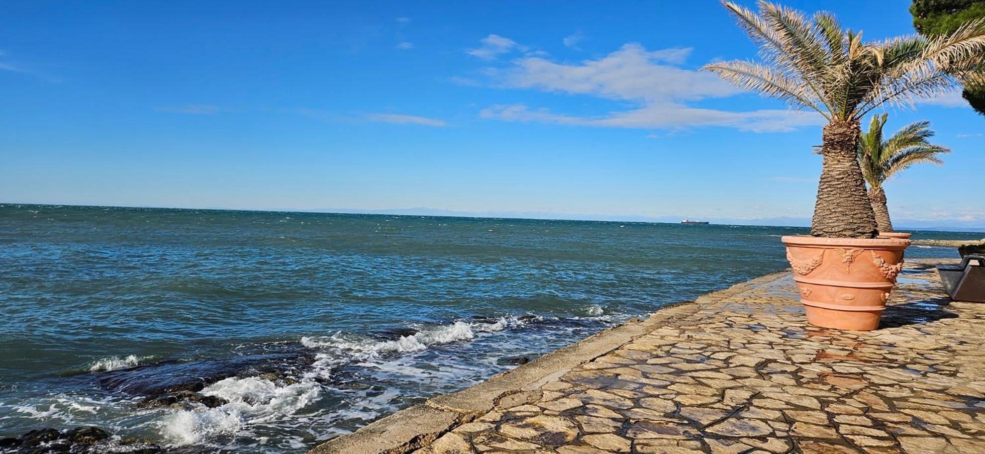 Sea View Apartment Renzzo Струньян Экстерьер фото